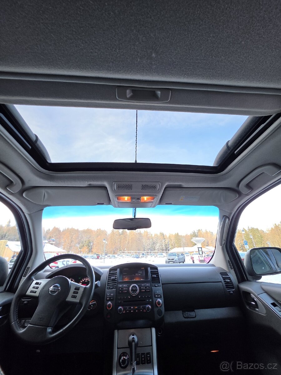 Nissan Navara 3.0D - 7