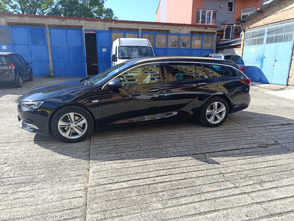 Opel Insignia B Sport Tourer Benzín - 7