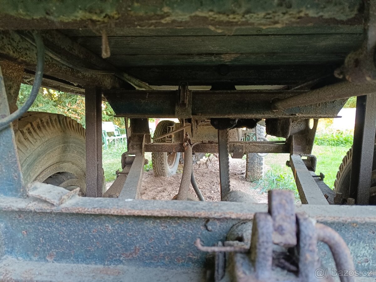 vlečka za traktor, podvozek pro včelník, umístění reklamy - 7