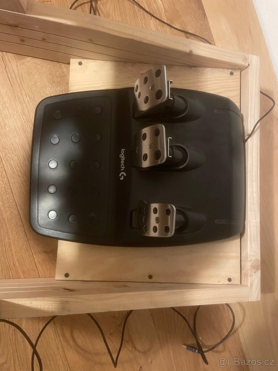 Herní kokpit logitech domácí výroba - 7