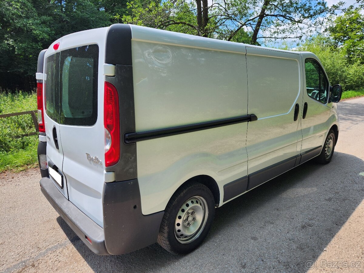 Renault Trafic 2.0 DCi 115 PS Long 2009 klima, 2x klíč - 7