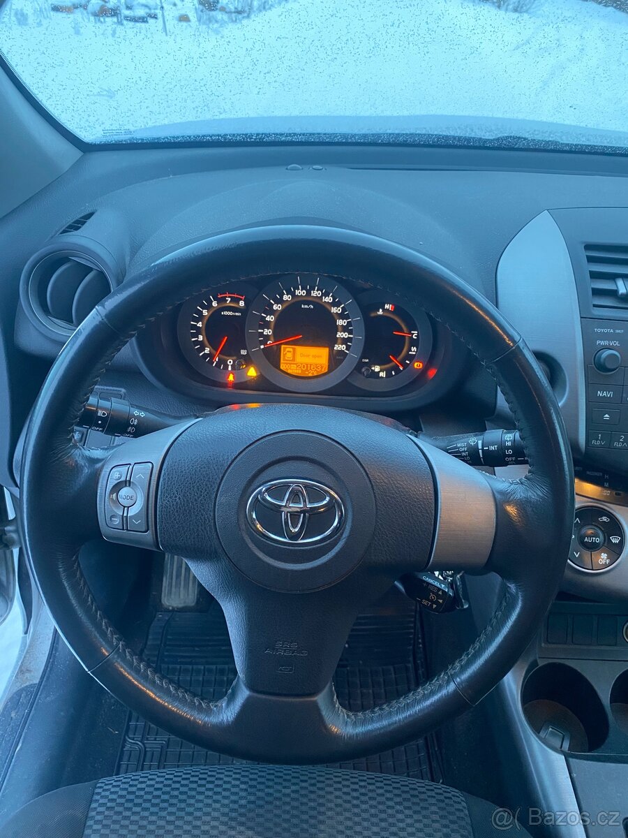 Toyota RAV4 2.0i - 7