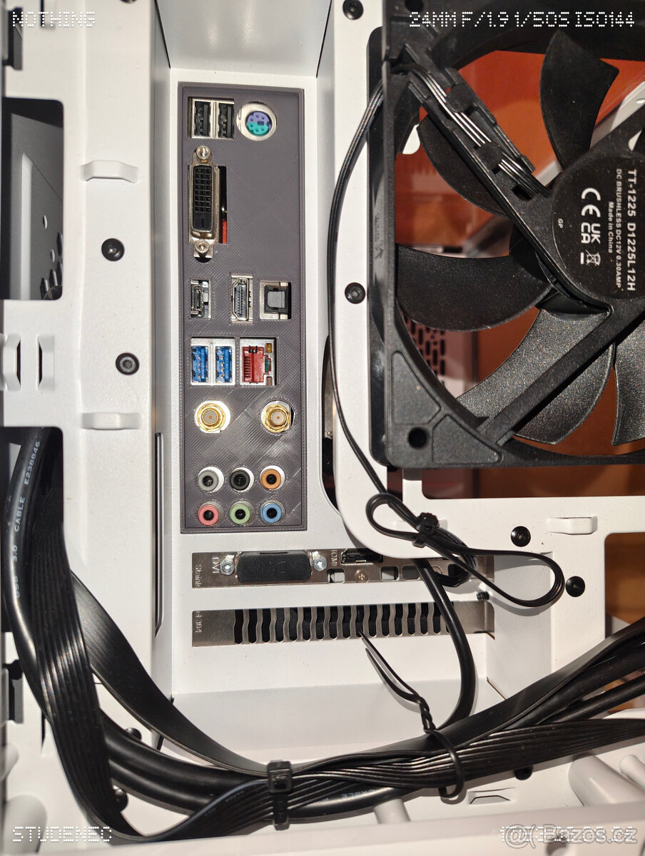 HERNÍ PC // WIN 11 // 16 GB RAM // SSD // I5 - 7