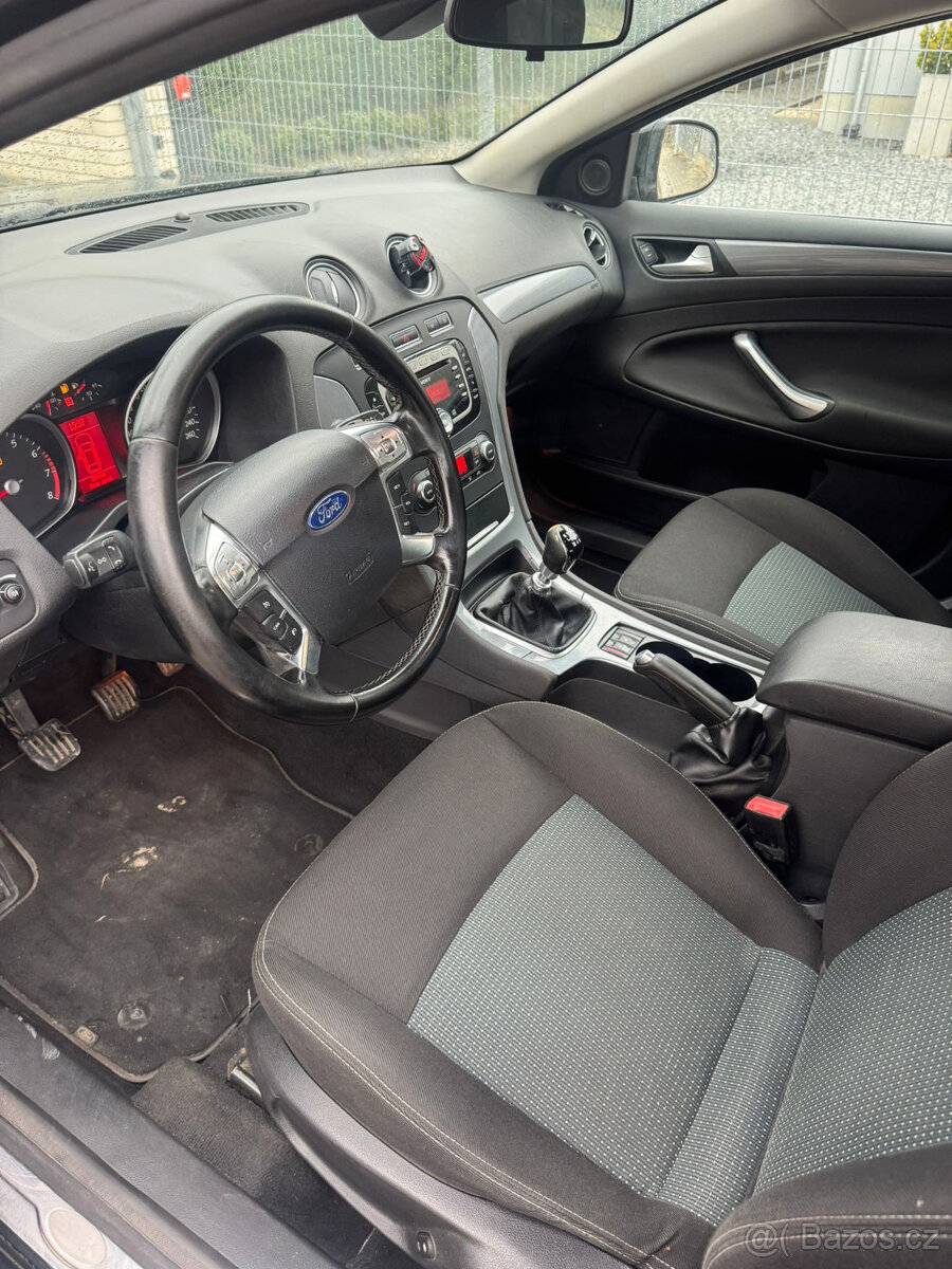 Ford Mondeo 1.6i - 7