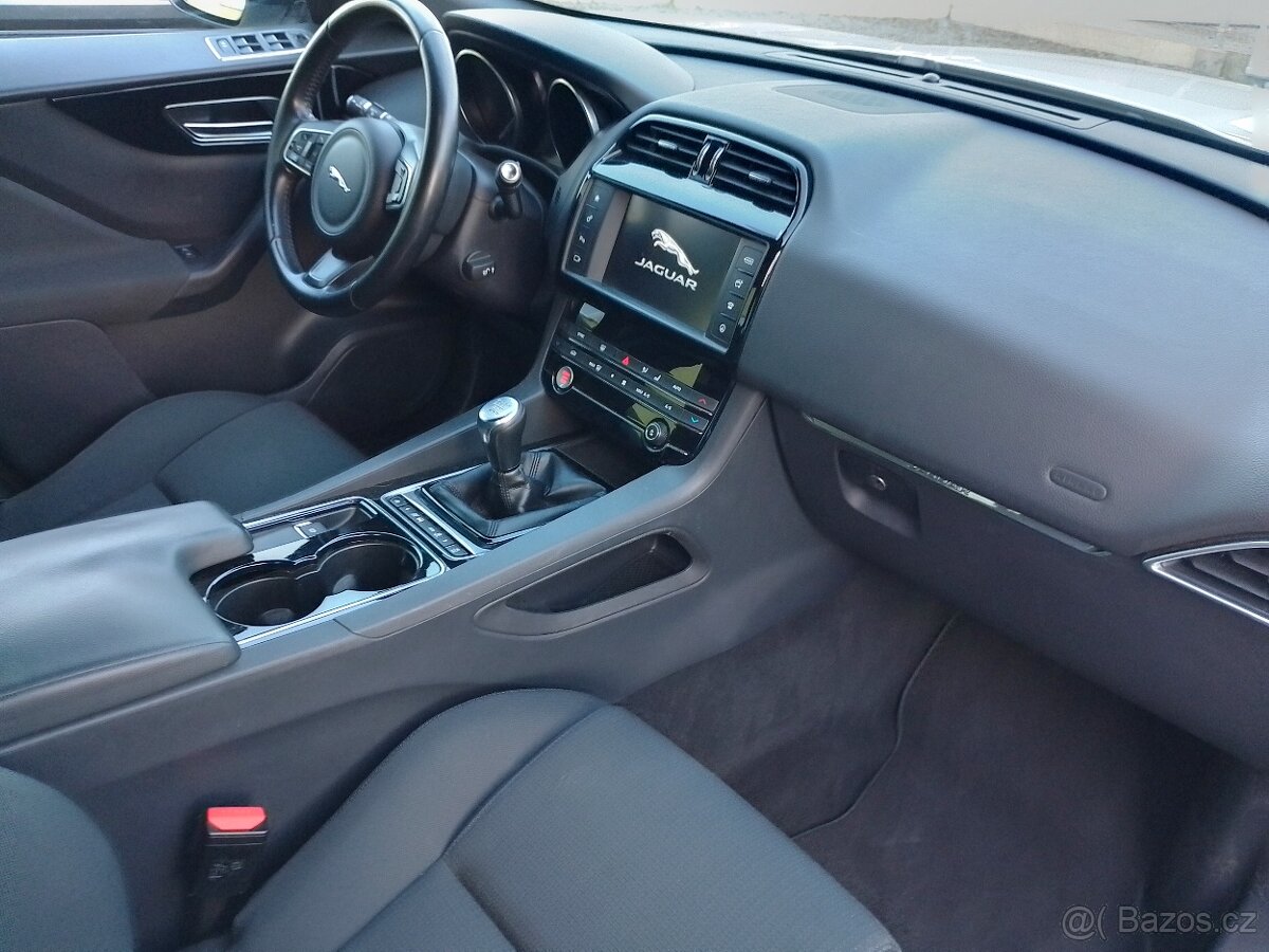 Prodám Jaguar F-Pace 2.0D DPH - 7