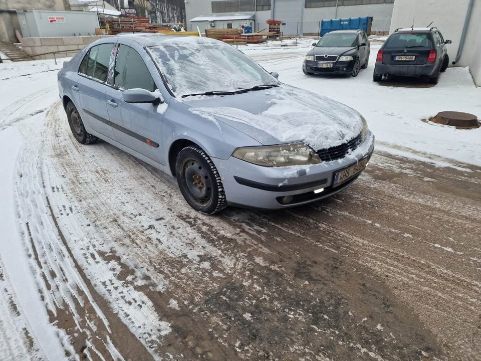 Renault Laguna. 1.9 nafta - 7