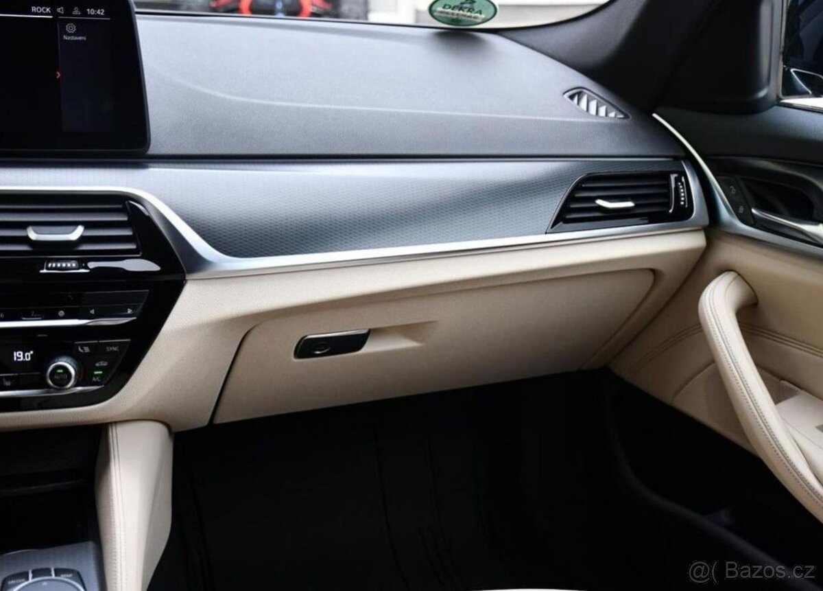 BMW Řada 5 520i M-SPORT 1M ČR - 7