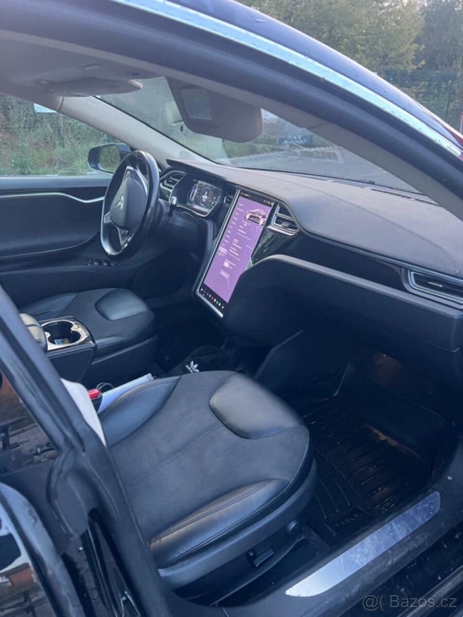 Tesla model S - 7