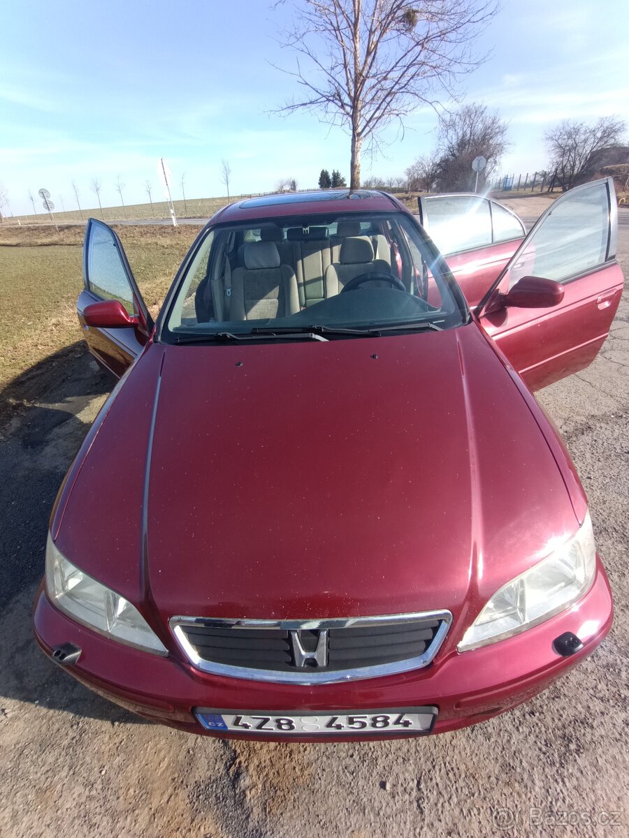 Honda Accord sedan - 7