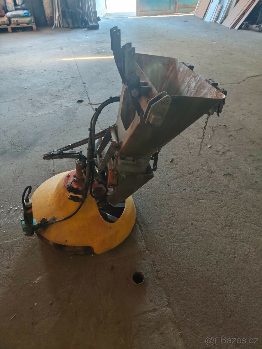 Prodám sypač RENAULT D 16 - 7