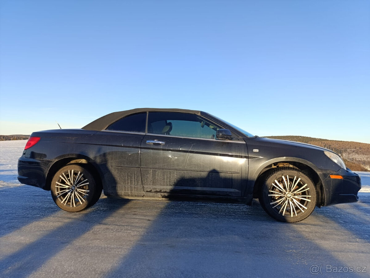 Chrysler Sebring Cabrio s pevnou střechou - 7