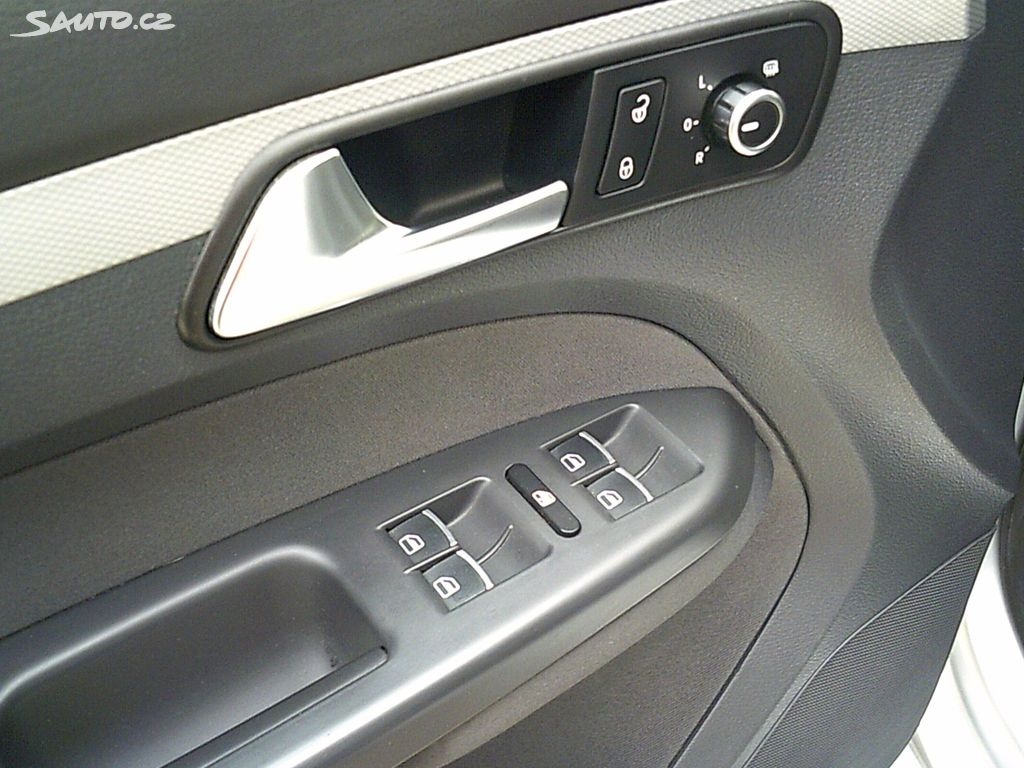 VOLKSWAGEN TOURAN Life, 1.6 tdi, 2013 - 7