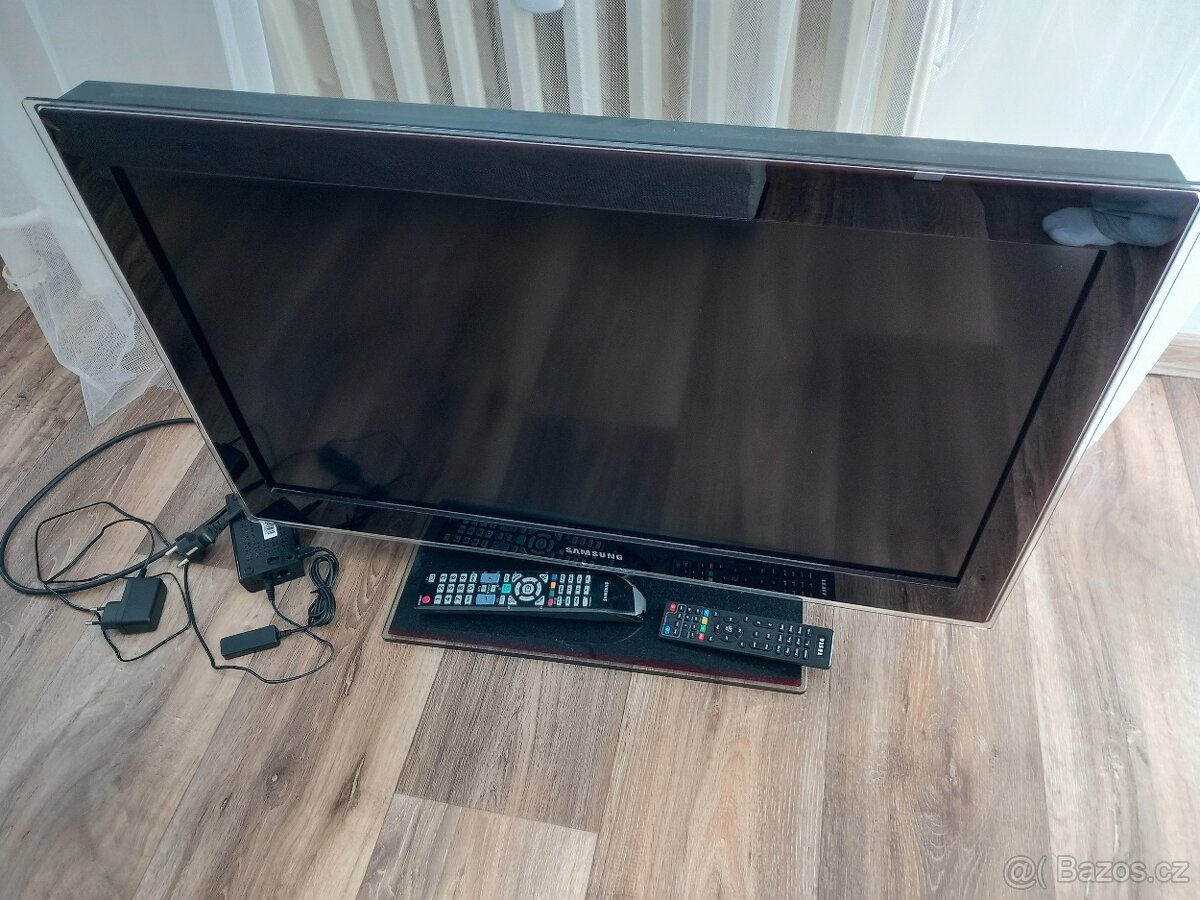 Televize Samsung 32" + set-top box Tesla - 7