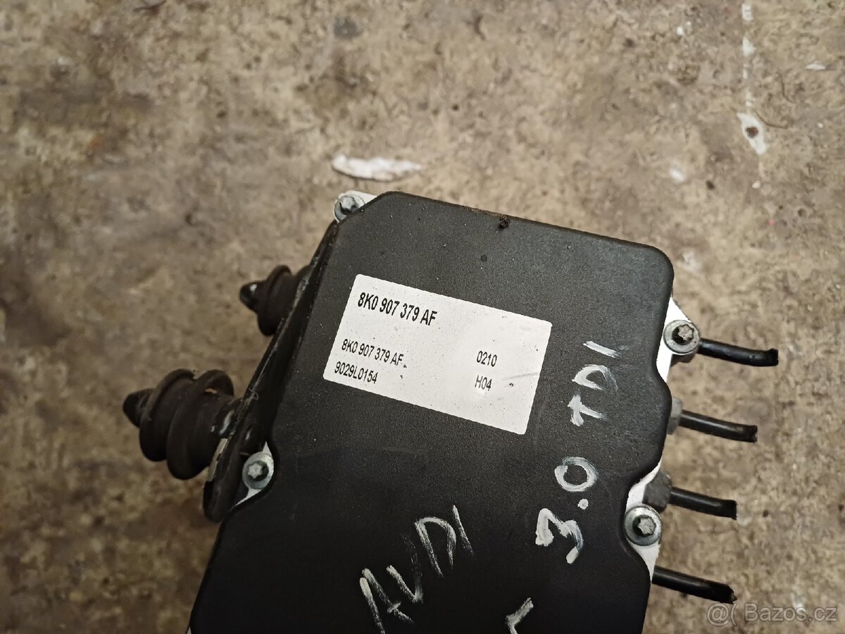 Zbytek dílů na Audi a5 coupe 3.0 tdi - 7