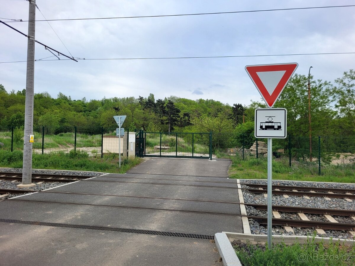 Pronájem pozemku v Praze 12 Modřany na sport/rekreaci - 7