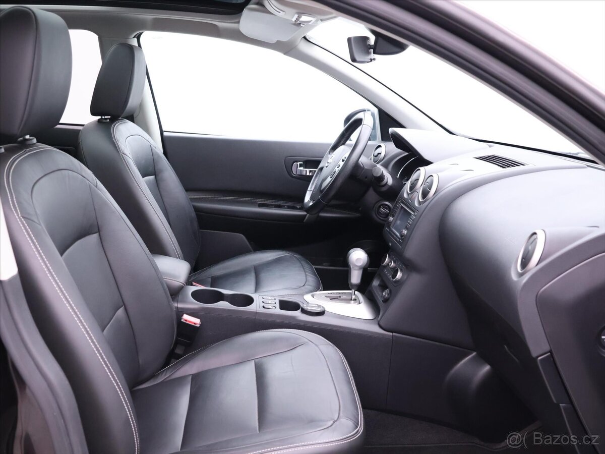 Nissan Qashqai 2,0 i 104kW Aut. Tekna Webasto (2012) - 7