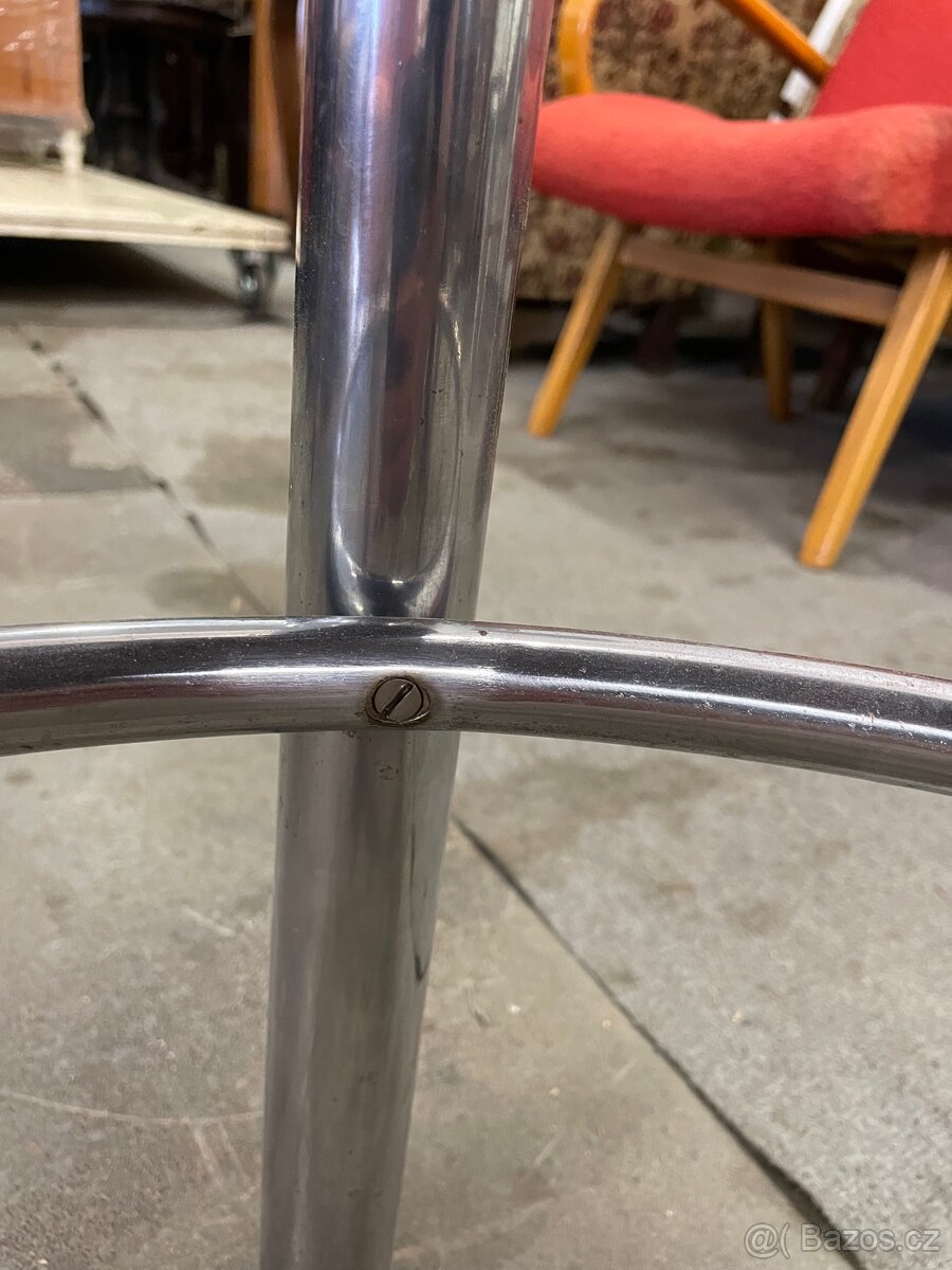 Chromovaný funkcionalistický kulatý konferenční stolek. - 7