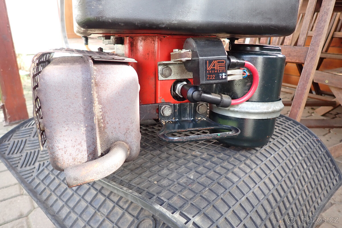 vari - motor dvoutakt 5 HP s řidítkama po servisu - 7