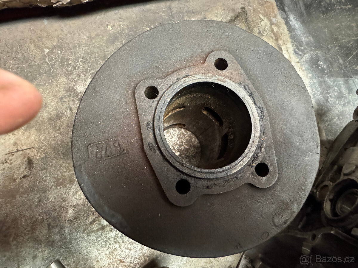 Jawa Čz 175/356 - párové kartery, válec, klika - 7