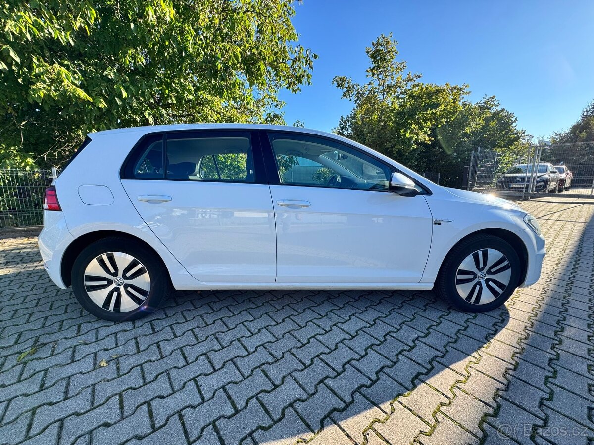 E-GOLF 36kWh, dojezd 266 km, 57tys.km - 7