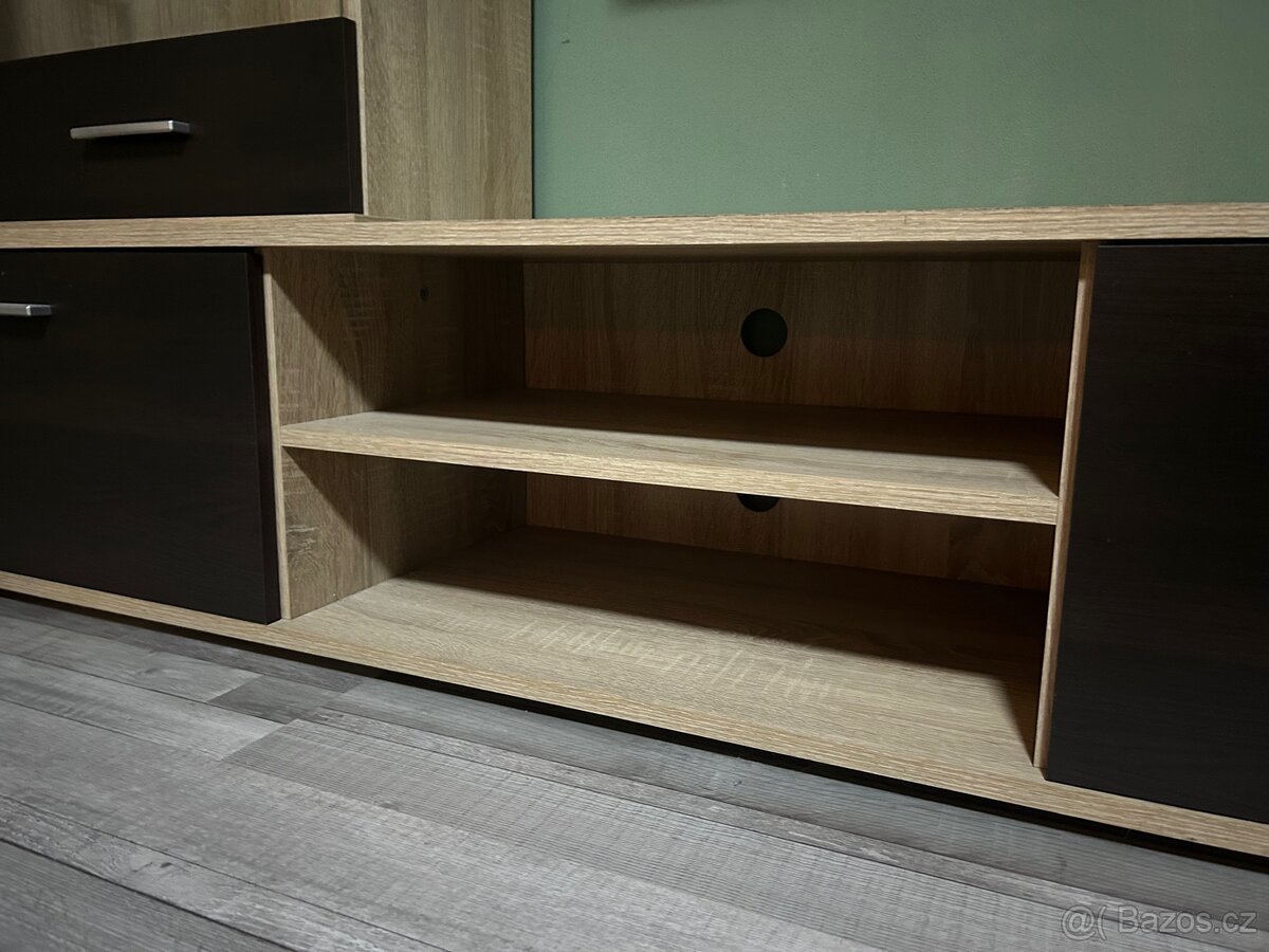 Televizní stěna ze 3 skříněk - 7