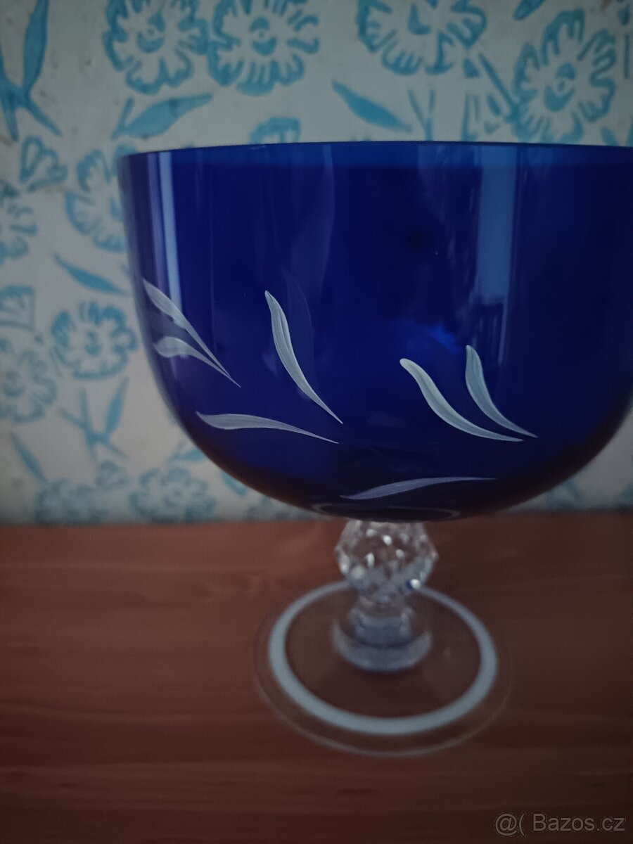 Modrý skleněný pohár s motivem - 7