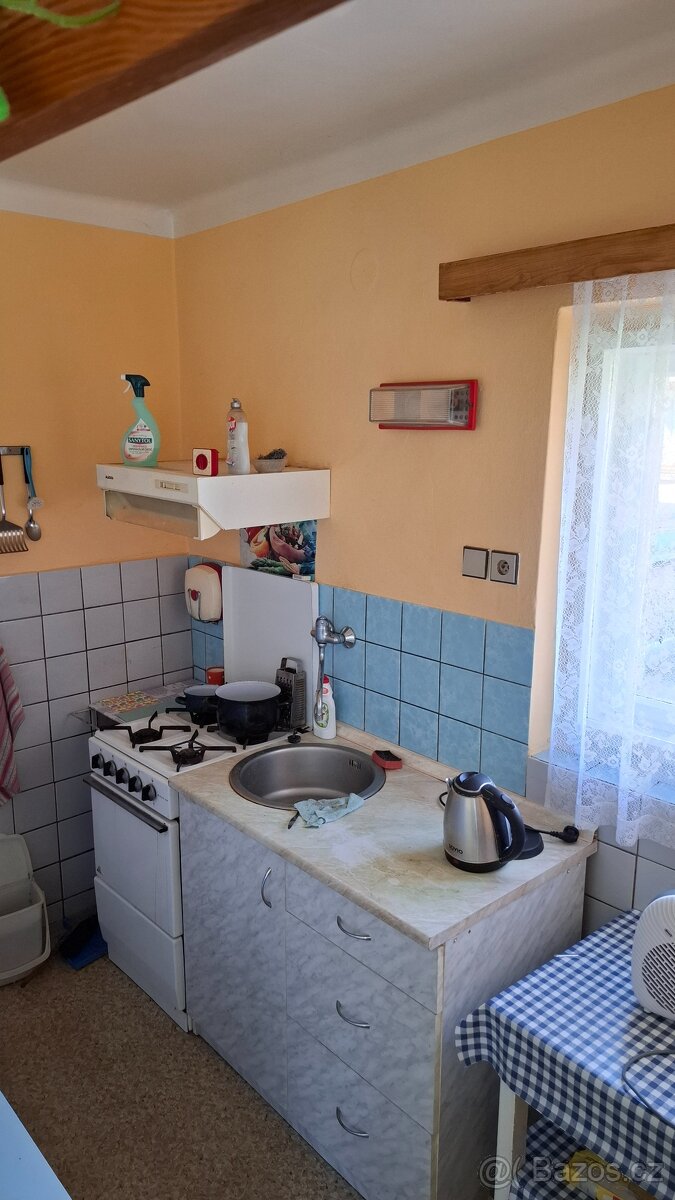 Prodej rodinného domu 4+1 se zahradou v Ronově nad Doubravou - 7