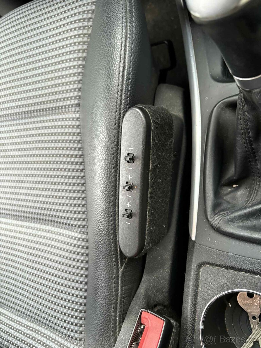 PRODÁM MERCEDES BENZ B 200 - 7