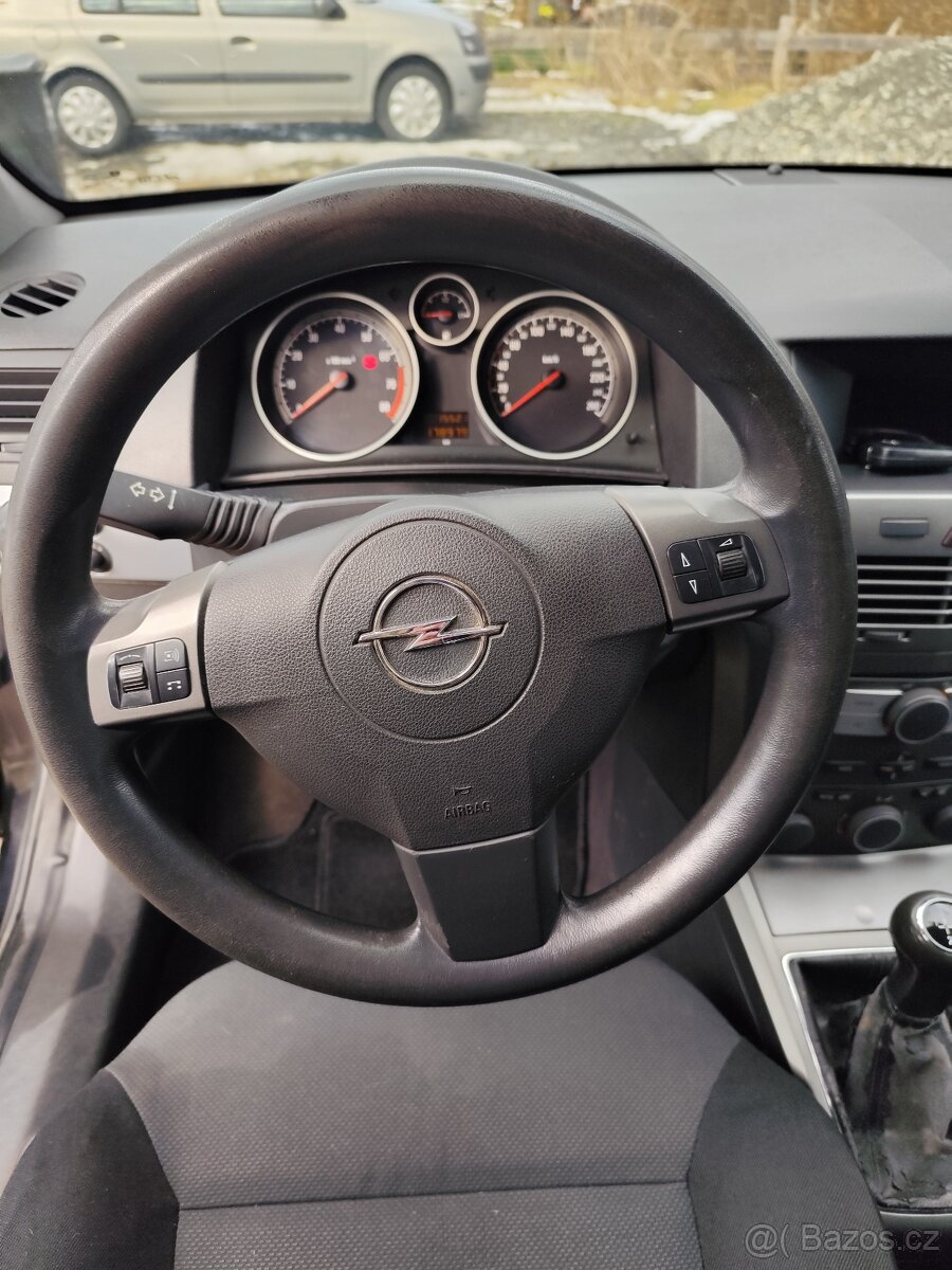 Opel Astra Caravan 1.6 - 7