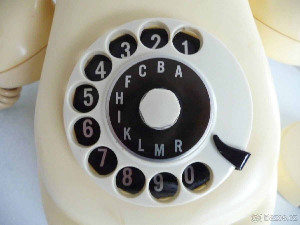 Starý telefon Tesla T58 - 7