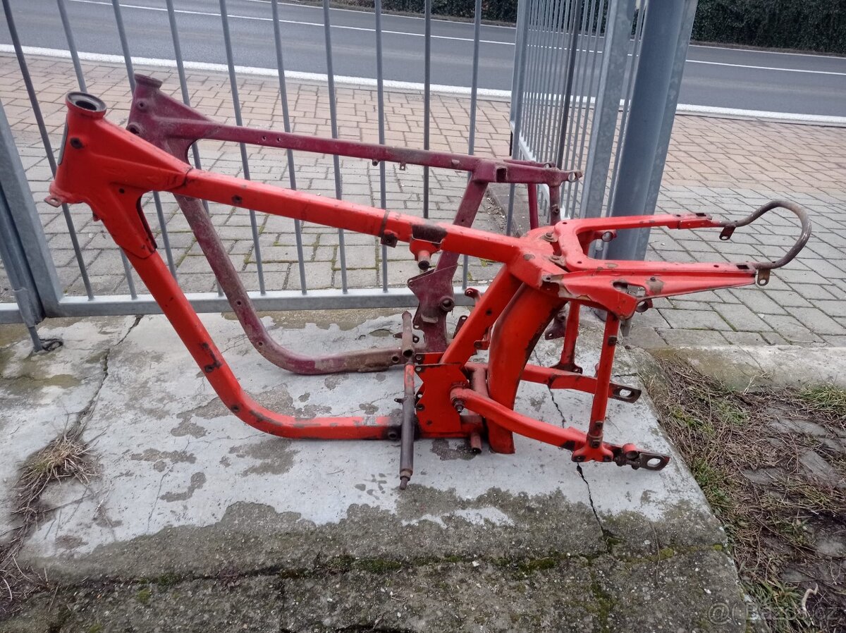 Jawa 250 /559 350 panelka kyvacka rám díly - 7