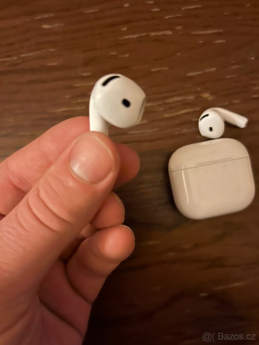 Sluchátka Apple AirPods 4 - 7