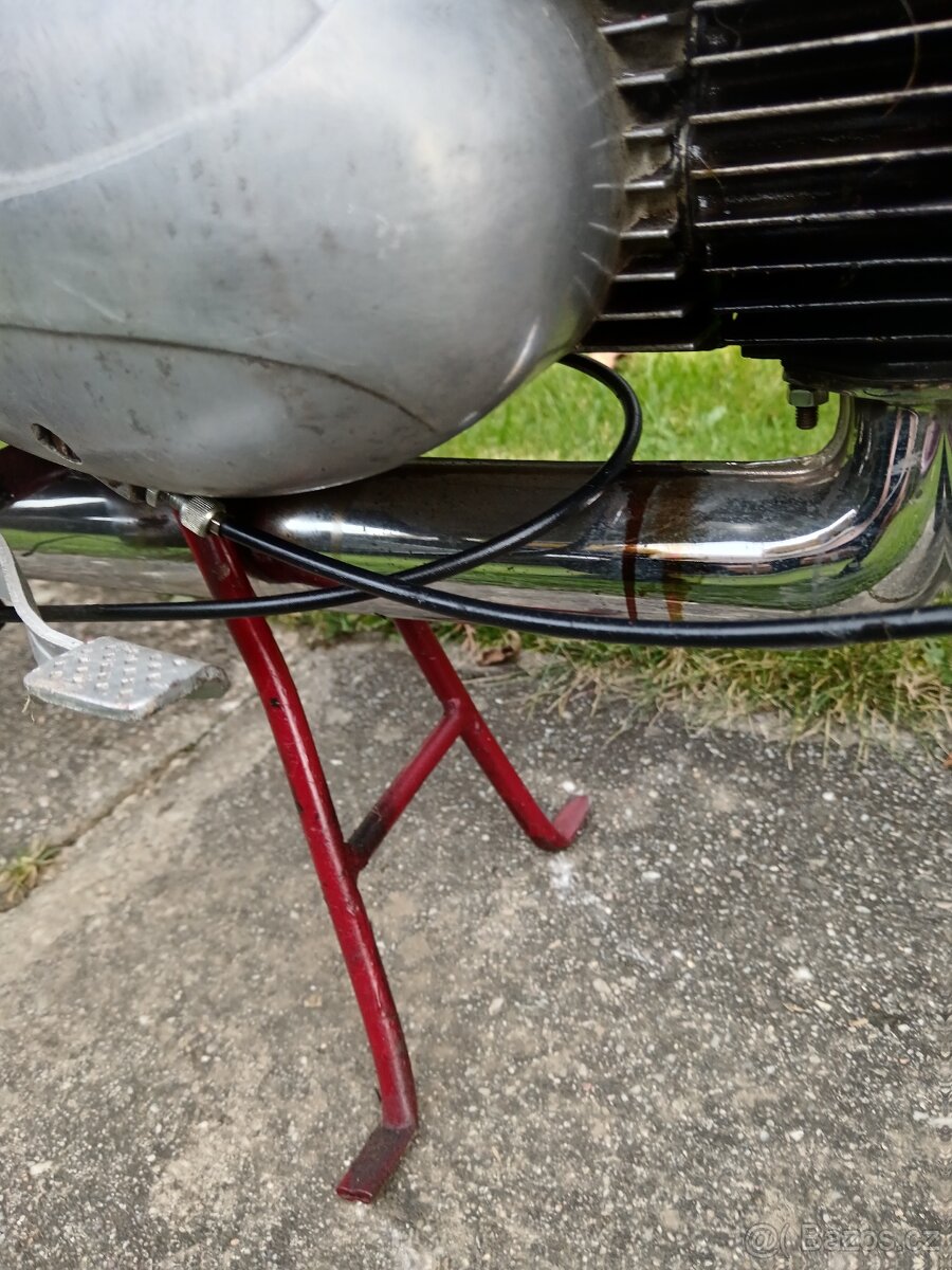 Jawa 555 - 7