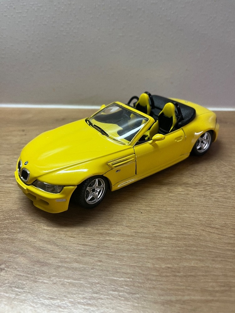 Auta 1:24 Bburago - 7