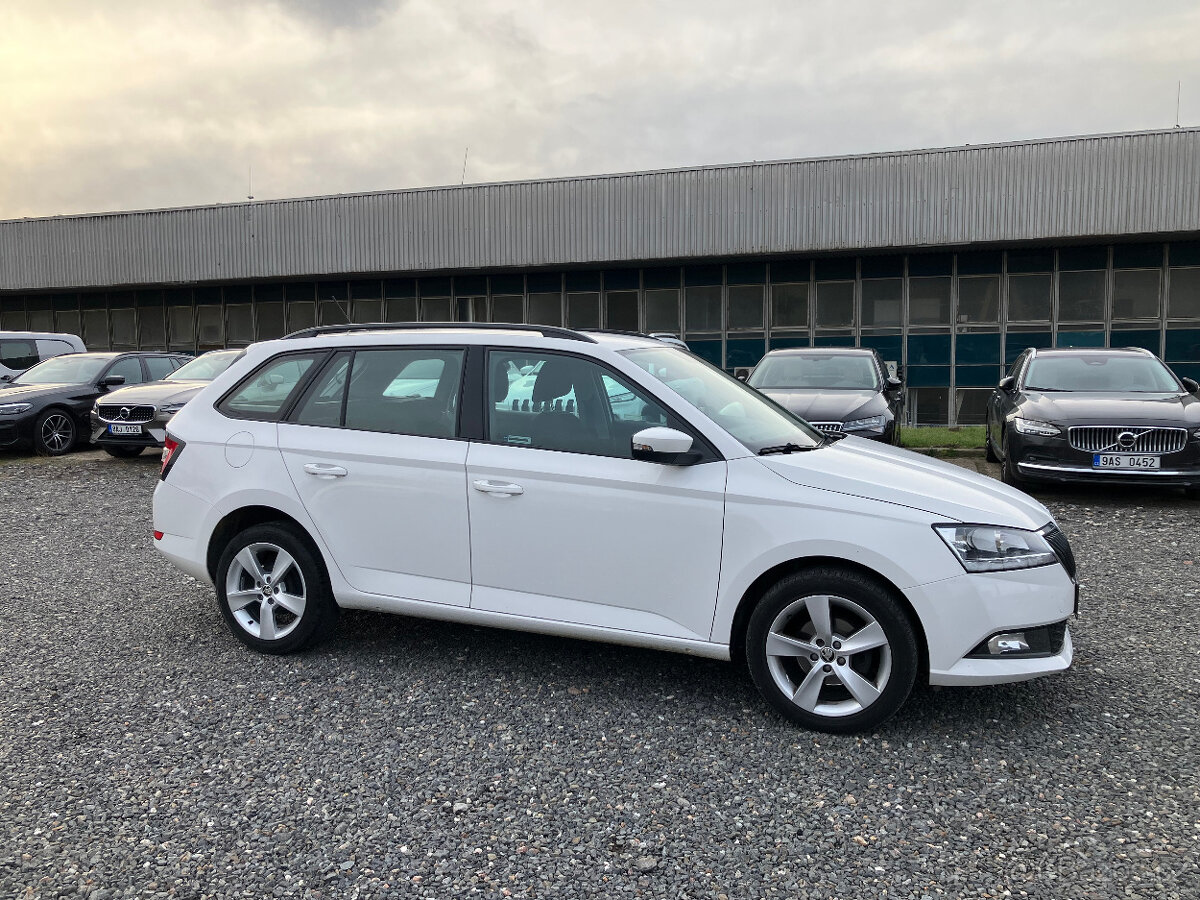 ŠKODA FABIA NAVI TAŽNÉ CARPLAY - 7