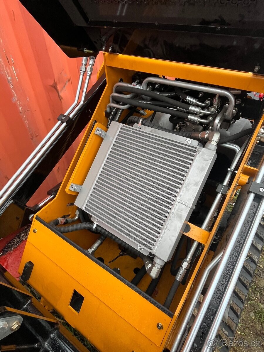 mini smykem řízené nakladače HT320 - 7