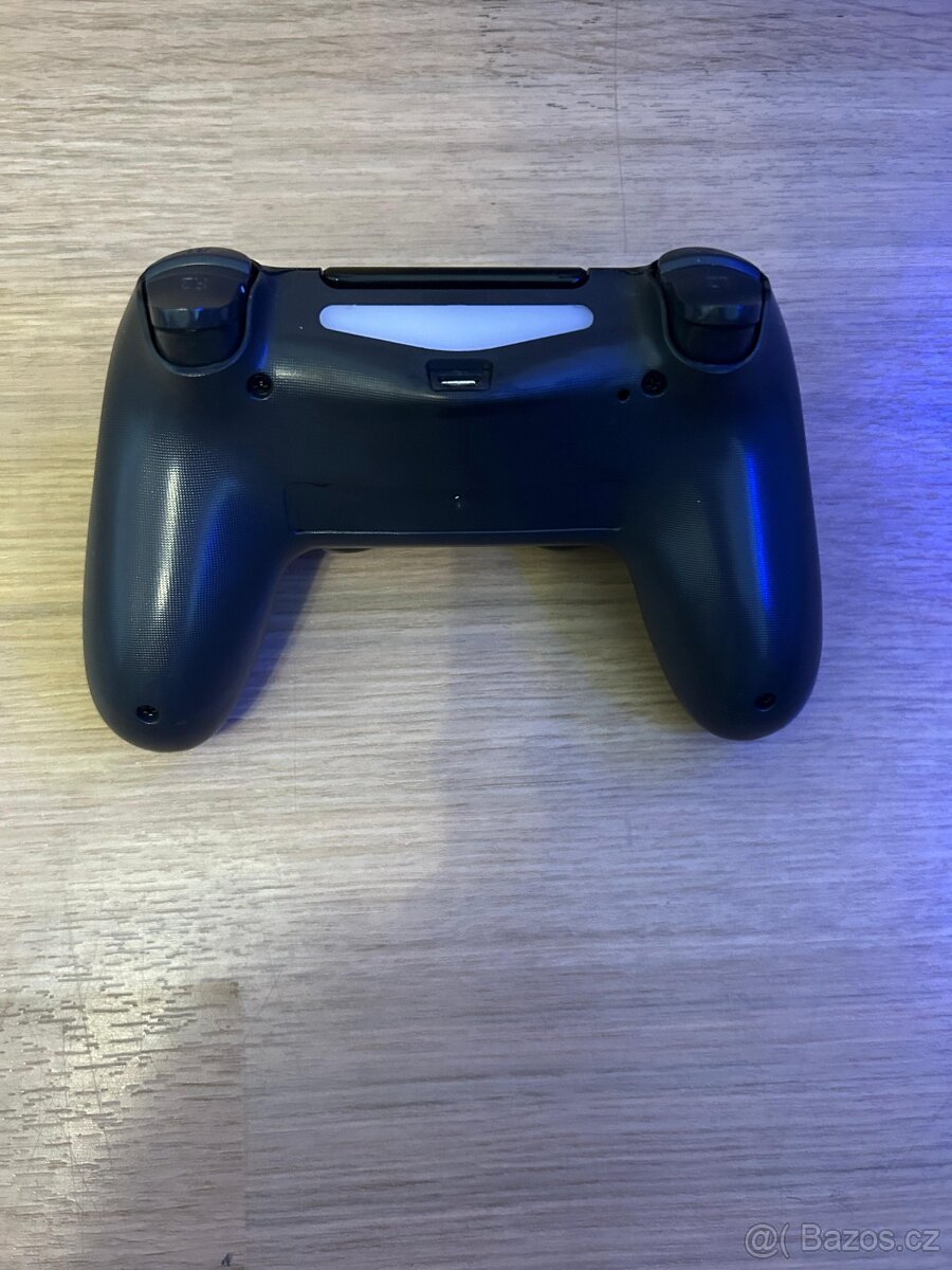PS4 Pro - 7