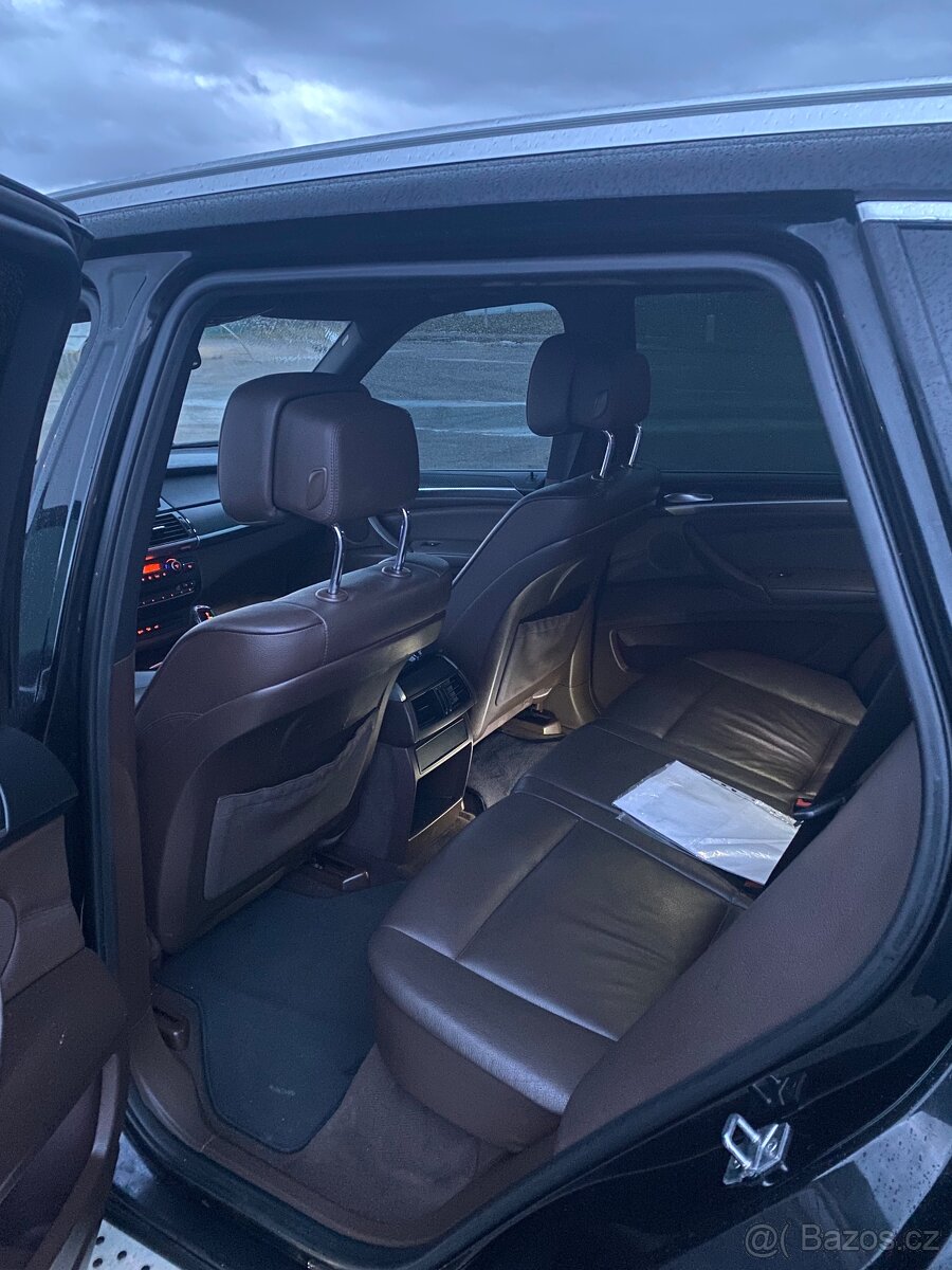 BMW X5 3.0d 180 kW, r. 2011 - 7