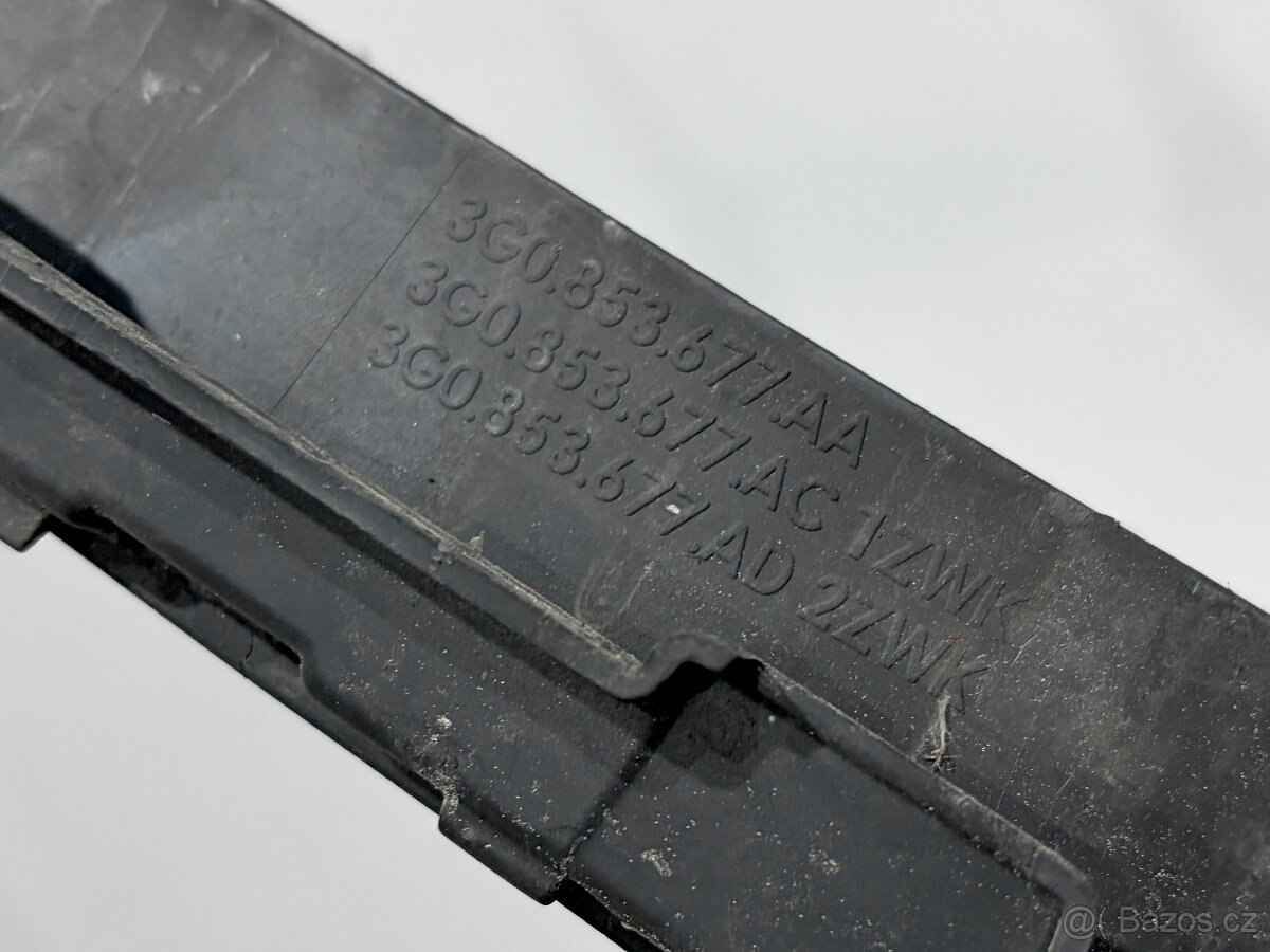 Mřížka pro přední nárazník - středová VW Passat B8 Facelift - 7