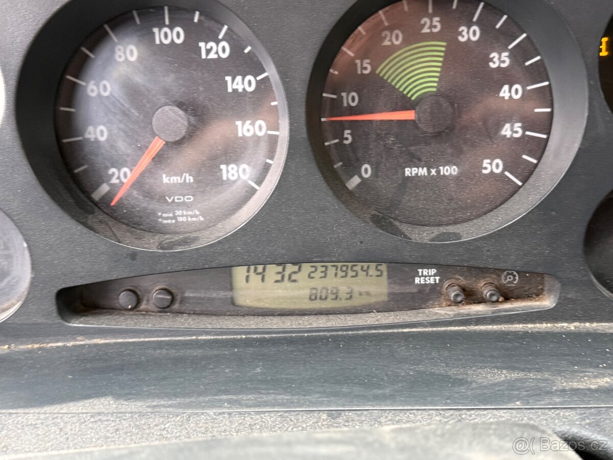 Iveco 2.8 7 míst kontejner - 7