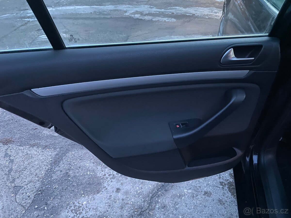 VW Golf 6 1.6 TDi 77kw HIGHLINE nová STK - 7