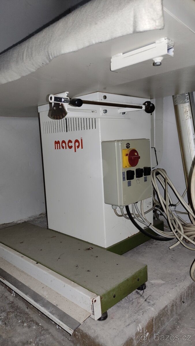 2x průmyslový žehlící stůl MACPI + žehličky + parní vyvíječ - 7
