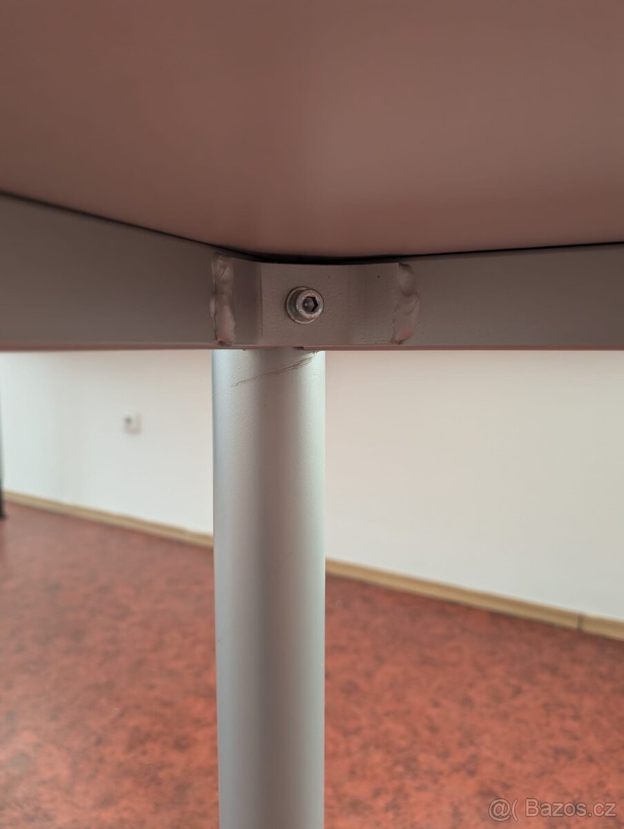 Kancelářský stůl - 7