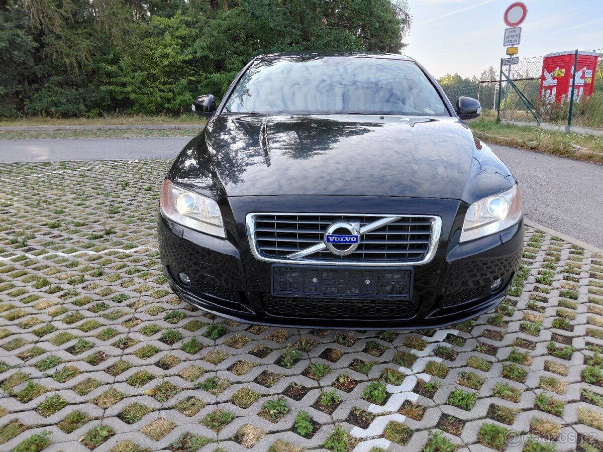 Volvo S80 1.maj.,nová stk, servis volvo - 7