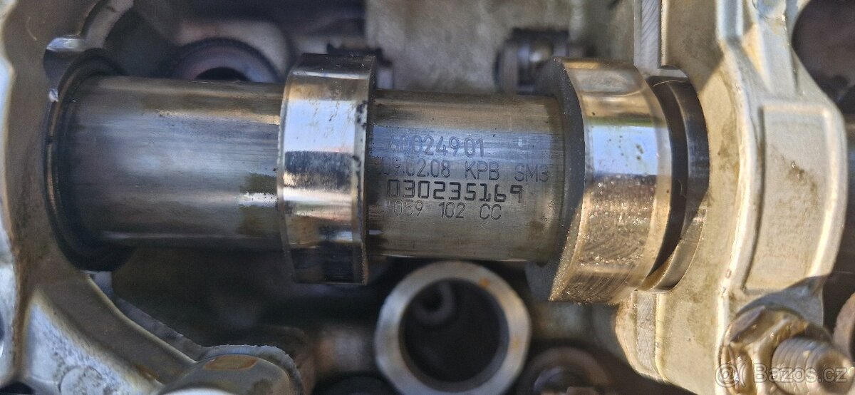 Hlava motoru hlava valcu audi A6 4F 3.0 tdi - 7