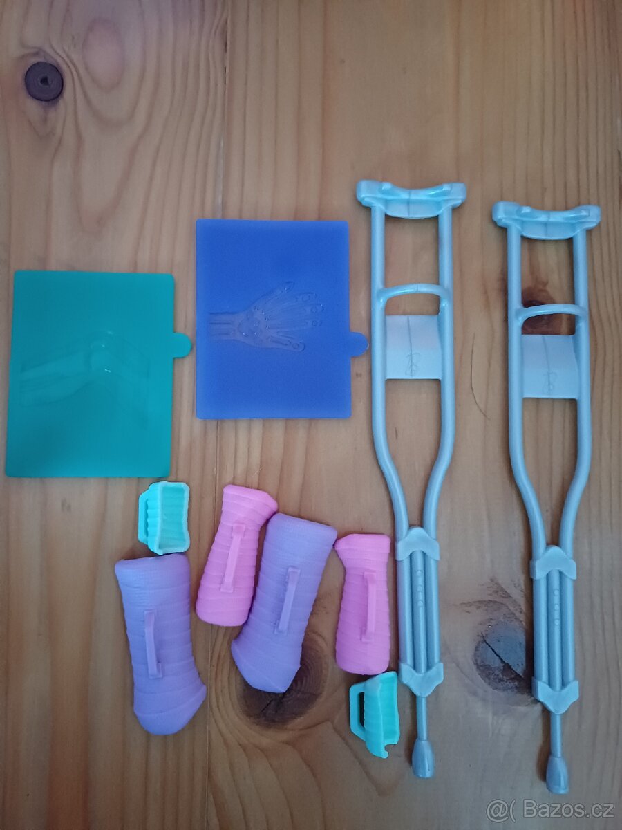 Barbie Mattel klinika, lékařka - 7