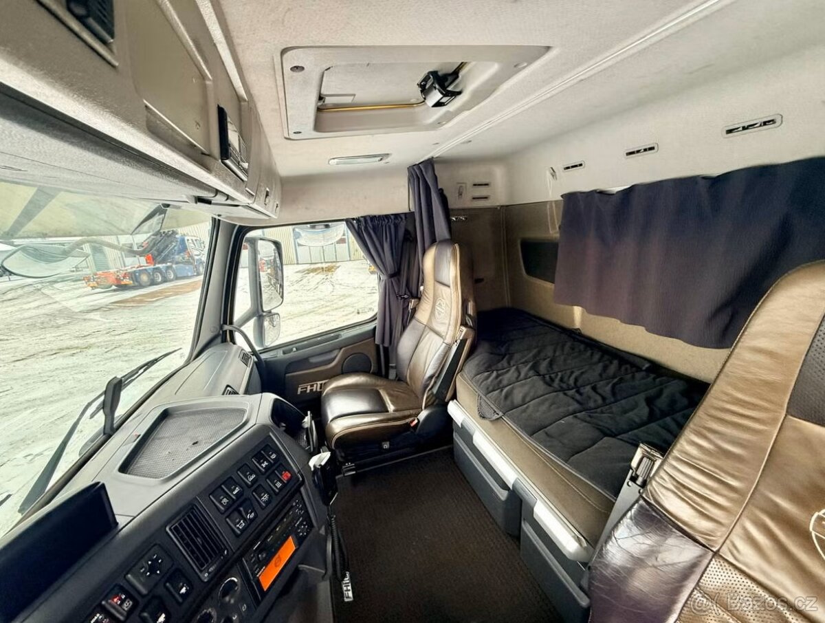 Volvo FH750 8x4 nosič kontejneru - 7