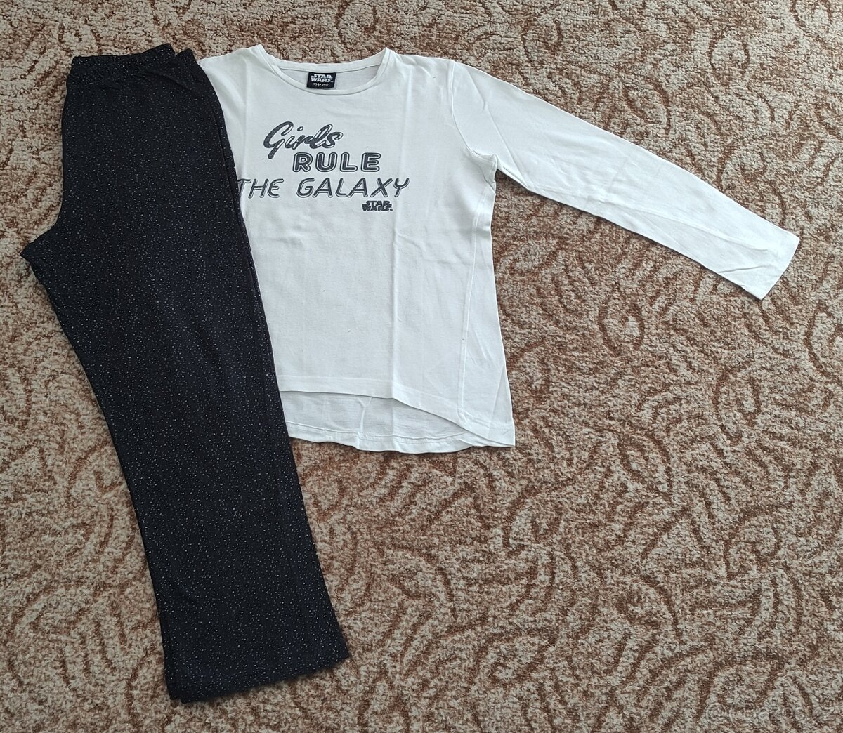 Chlapecká a dívčí pyžama - 7