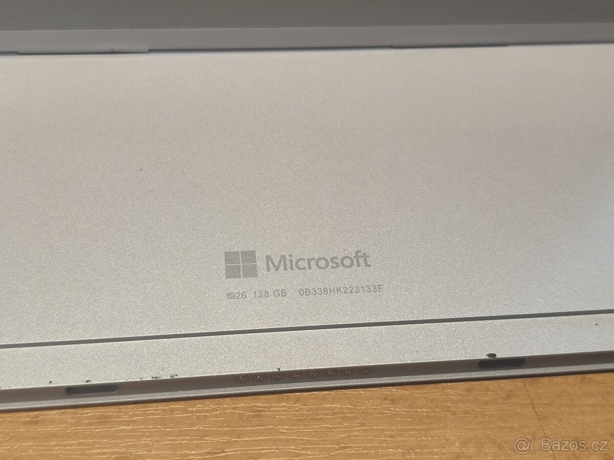 Microsoft GO3 128 Gb 8 Gb ram - 7