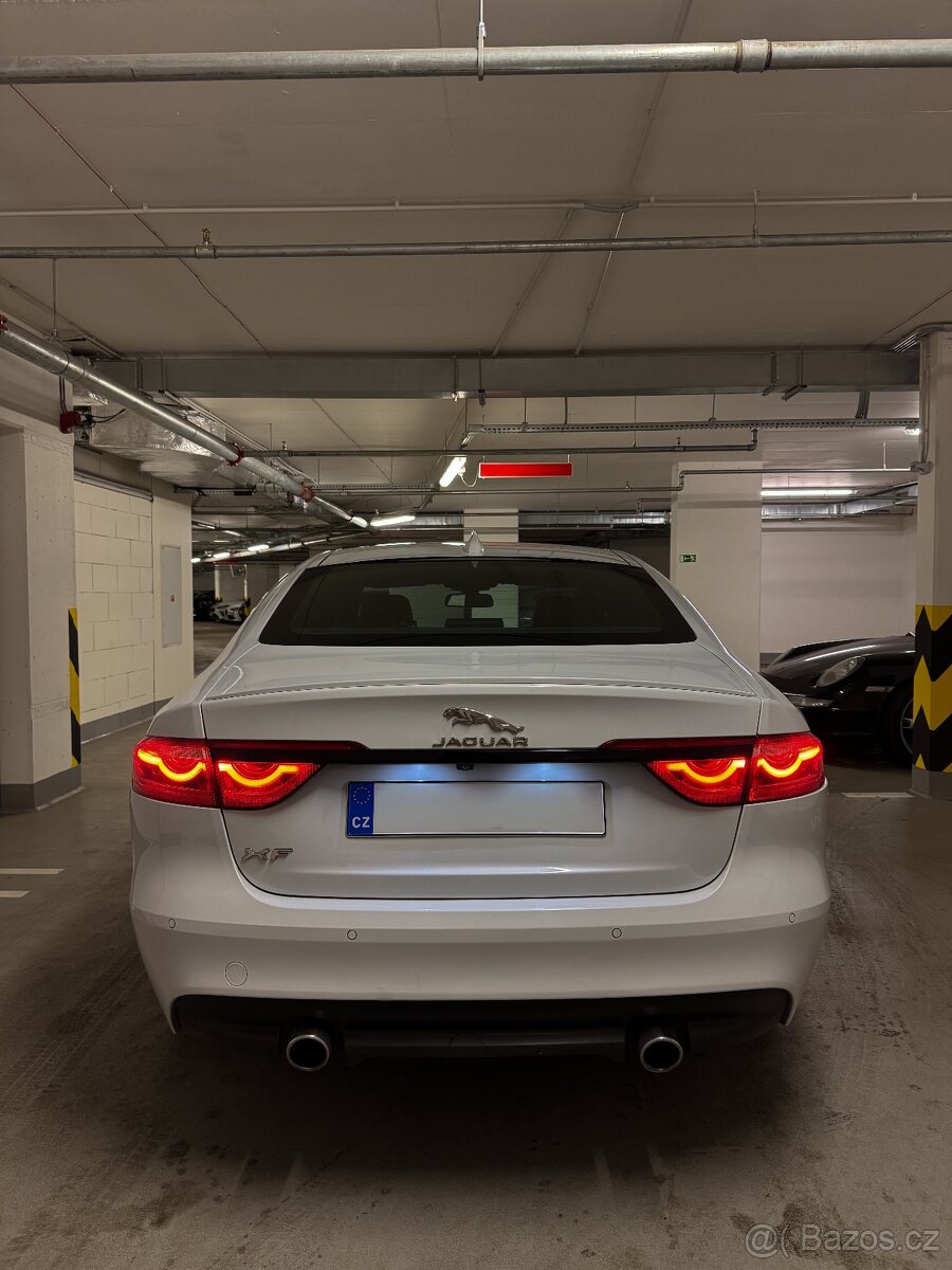 Jaguar XF 3.0D V6 R-SPORT - 7